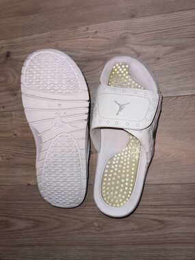 Jordan men’s Hydro 13 Retro Slides in white size 12 rare